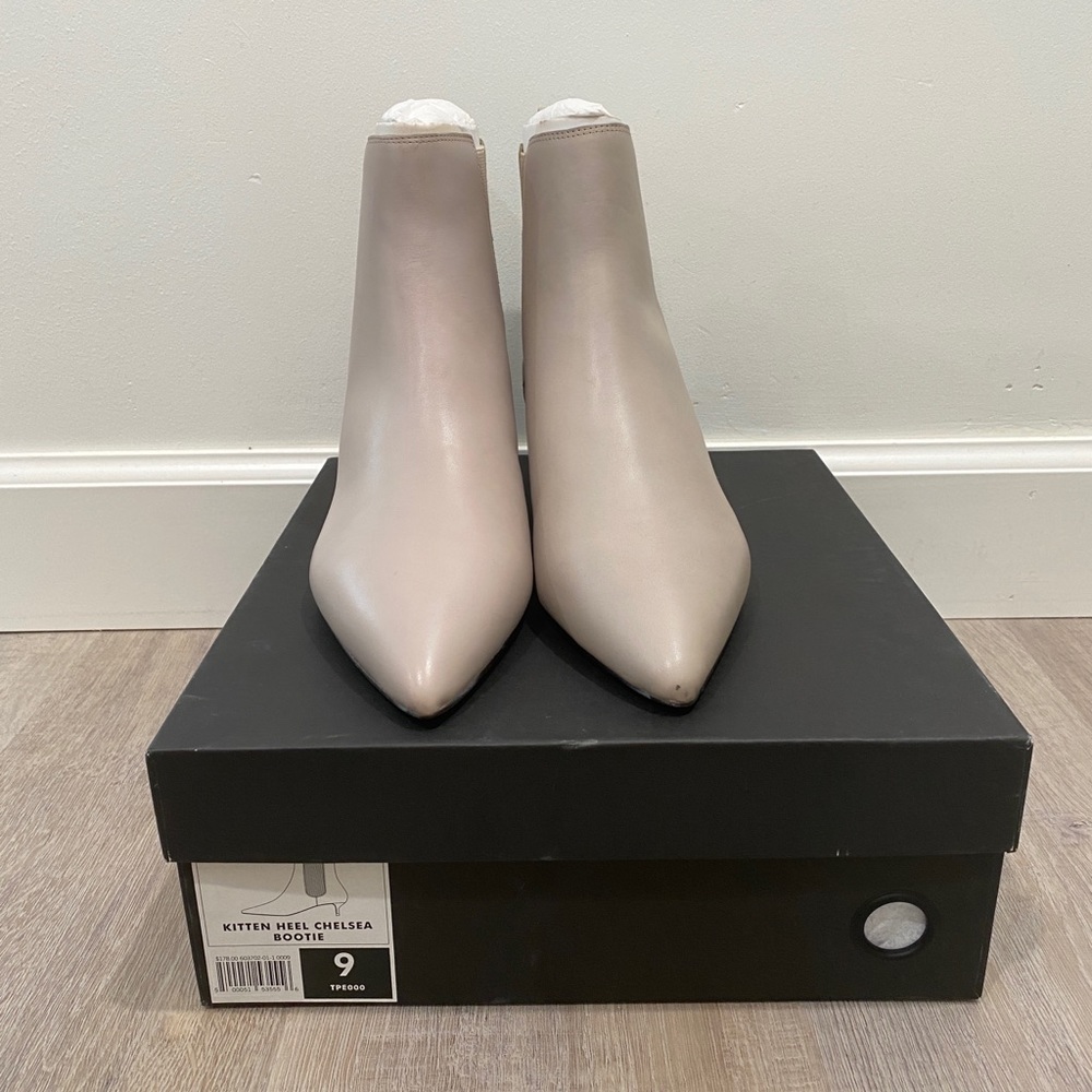 Banana Republic Kitten Heels Chelsea Booties